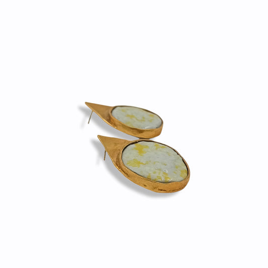 Yellow porcelain and gold stud earrings "Pointed edge"
