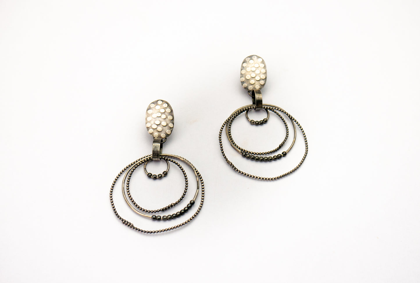 Dangle circles earrings