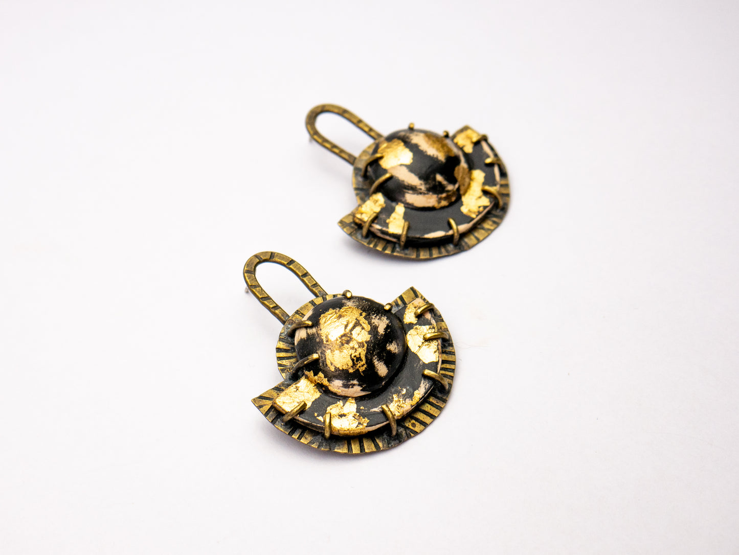 Ceramic stud prong setting earrings - Gold Leaf Stud Earrings