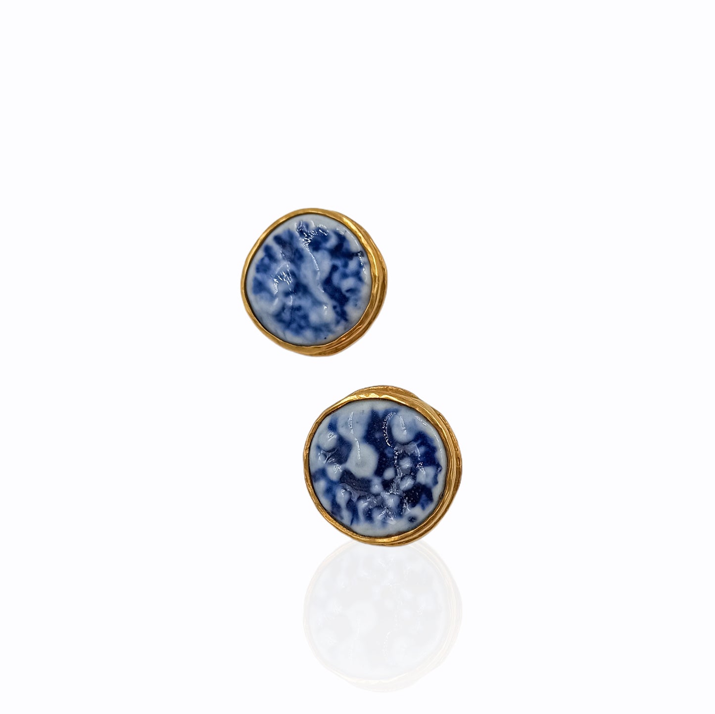 Blue porcelain and gold stud earrings "Bubbles"